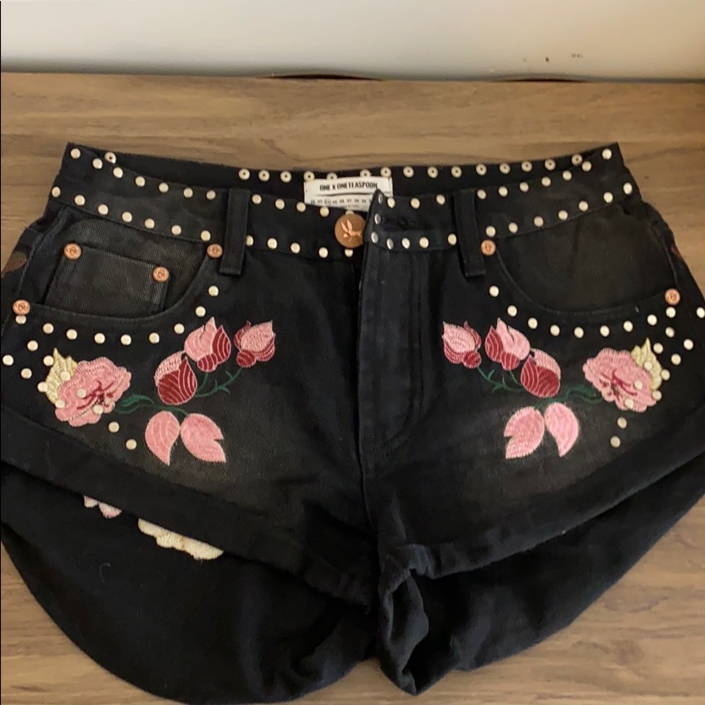 One teaspoon festival shorts